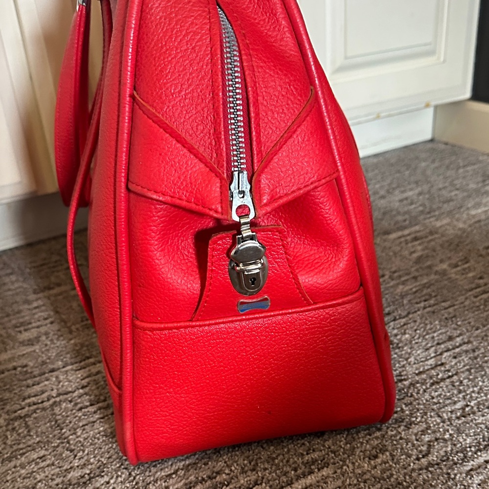 🍒✈️Vintage American Tourister "Tiara" Cherry Red Carry on Bag - Picture 3 of 12